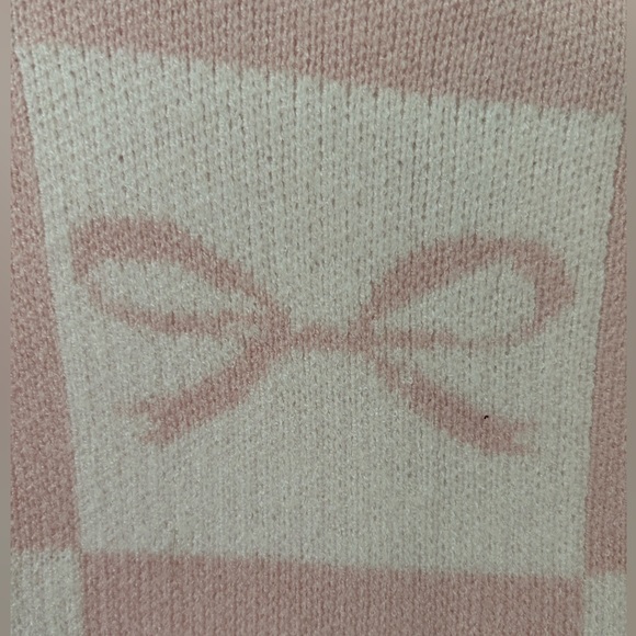 Sincerely Jules Baby Pink and White Knit Bow Cardigan
Size: Small
NWT - Picture 13 of 15